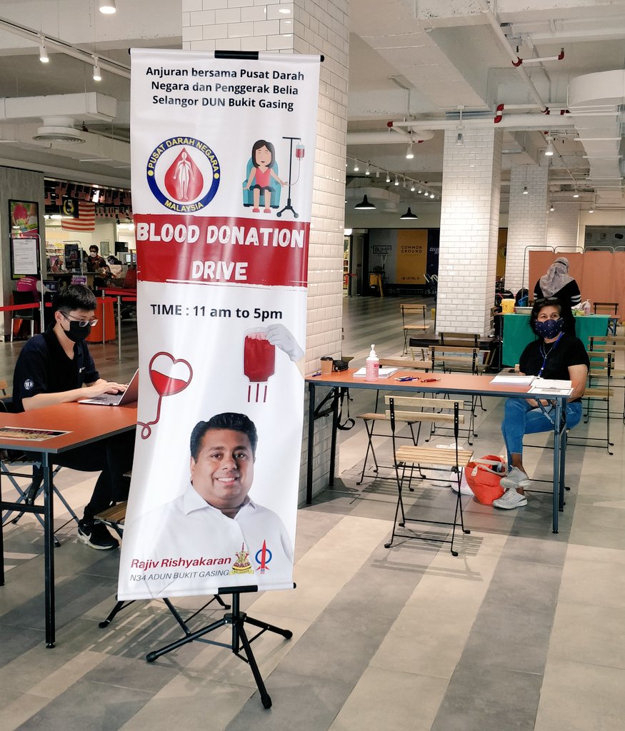 amuyo_tomoko's tweet photo. [Happening Now] BLOOD DONATION DRIVE by PeBS DUN Bukit Gasing

Date : 2nd Sept 2021 (Thurs)
Time : 11am - 5pm
Venue : Outside AEON @ Jaya One

1 blood bag, helps 3 lives! See you there 😊

#BloodDonation #PusatDarahNegara #DUNBukitGasing #PEBS #AEONMall #JayaOne https://t.co/j6M9dpztSs