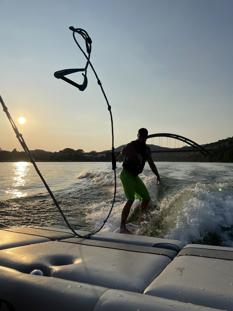 joelrunyon's tweet image. Set out at the beginning of the summer to learn to kitesurf, wakeboard and wake surf with no real previous water sports experience. 

Spent a lot of time on the water but mission accomplished. #notimpossible @ImpossibleHQ