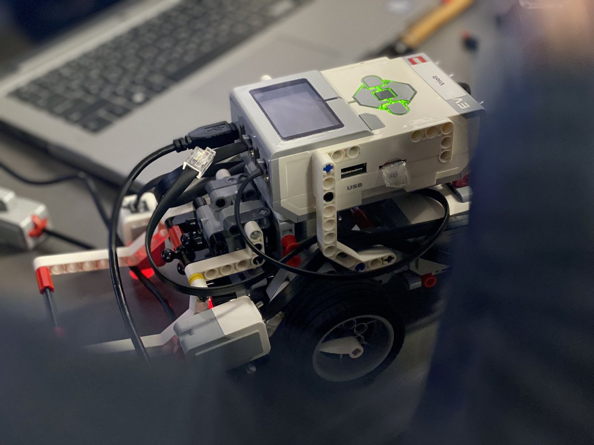 tech_fcc's tweet image. And so begins the EV3 battlebot project! Year 9’s have been working in Micropython and Block based programming, now they get to implement some designs and get their battle bots ready to take down others! @LEGO_Group #ev3 #lego #battlebots