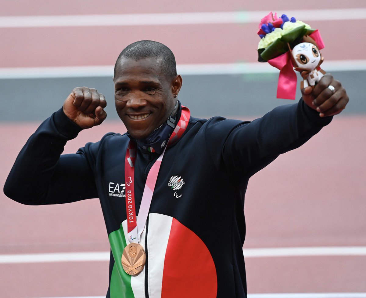 Super Oney !!! Un altro bronzo🥉 per il nostro possente atleta, sotto la pioggia battente di Tokyo! Grande Oney! Orgogliosi di te! 🇮🇹🇮🇹🇮🇹#OneyTapia #Paralympics #Tokyo2020 #WeThe15 <a href="/FISPES/">Fispes</a> <a href="/CIPnotizie/">Comitato Italiano Paralimpico</a>