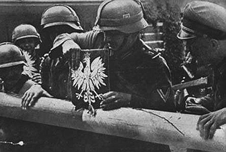 FlukerDavid's tweet photo. September 1, 1939.  The start of WWII.  Jeszcze Polska Nie Zginęła 😢🇵🇱 https://t.co/RbW4WL0hAG