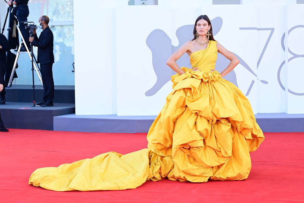 Elle Japan ベネチア国際映画祭が開幕 初日からペネロペ クルス イザベル ユペール ヘレン ミレンらベテラン女優が集うレッドカーペットを速報 T Co X7dazijxsm T Co Qvdxdqfogr Twitter