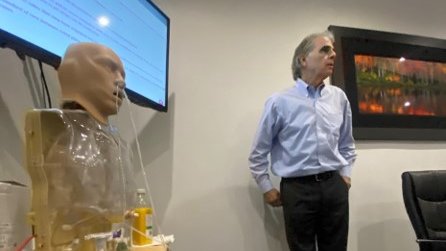 DblCHEK's tweet photo. Some more pictures from our meeting with Medicina when we provided training on #DoubleCHEK! Here, our Board Director, Mike, was presenting how the device works &amp; helps prevent #nasogastric #feedingtube lung misplacement. #criticalcare #icu #pedsicu #healthcare #clinical #medtech https://t.co/0SdWp2V34R