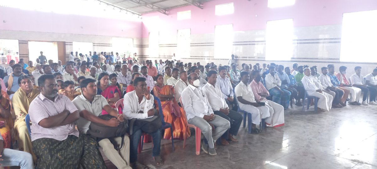 NDPraveenKumar2's tweet photo. ಇಂದು ಶಿವಮೊಗ್ಗ ಜಿಲ್ಲಾ ಕಾಂಗ್ರೆಸ್ ಸಮಿತಿ ಅಧ್ಯಕ್ಷರಾದ ಶ್ರೀ ಹೆಚ್ ಎಸ್ ಸುಂದರೇಶ್ ರವರ ಅಧ್ಯಕ್ಷತೆಯಲ್ಲಿ ಜಿಲ್ಲಾ ಪಂಚಾಯತ್ ಹಾಗೂ ತಾಲೂಕ್ ಪಂಚಾಯತ್  ಚುನಾವಣೆಯ ಪೂರ್ವಭಾವಿ ಸಭೆಯನ್ನು ಅಗರದಳ್ಳಿ ಯ ಅನವೇರಿಯಲ್ಲಿ ಹಿರಿಮಾರದಮ್ಮ ದೇವಸ್ಥಾನ ಭವನದಲ್ಲಿ ನಡೆಯಿತು, ಈ ಸಭೆಯಲ್ಲಿ ಅರ್ ಎಂ ಮಂಜುನಾಥ್ ಗೌಡರು,ಎಂ ಎಲ್ ಸಿ ಆರ್ ಪ್ರಸನ್ನ ಕುಮಾರ್, https://t.co/w8M0epMwJc