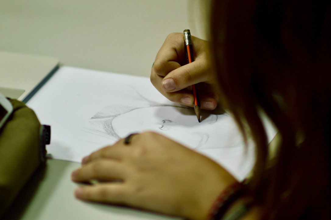 DIA_VisualArt's tweet photo. Starting the year with Y10! Students had an introductory activity which consisted on Drawing upside down- based on Betty Edward’s “Drawing with the Right Side of the Brain”. @DIAdubai https://t.co/K0JXtwLPWc