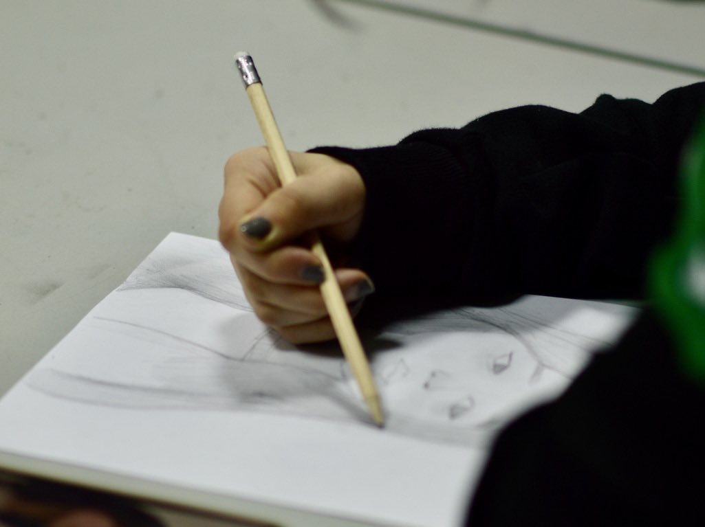 DIA_VisualArt's tweet photo. Starting the year with Y10! Students had an introductory activity which consisted on Drawing upside down- based on Betty Edward’s “Drawing with the Right Side of the Brain”. @DIAdubai https://t.co/K0JXtwLPWc