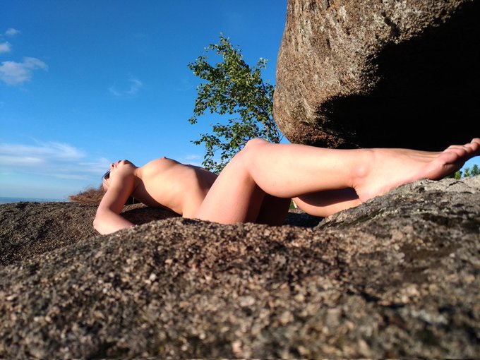 На днях Твиттер напомнил что я уже здесь год #МояГодовщинаВТвиттере Решила вспомнить что там интересного<a href="/tag/%D0%BC%D0%BE%D1%8F%D0%B3%D0%BE%D0%B4%D0%BE%D0%B2%D1%89%D0%B8%D0%BD%D0%B0%D0%B2%D1%82%D0%B2%D0%B8%D1%82%D1%82%D0%B5%D1%80%D0%B5"class="tags">#МояГодовщинаВТвиттере</a><a href="/tag/%D0%BD%D1%8E%D0%B4%D1%81%D0%BE%D1%87%D0%B5%D1%82%D0%B2%D0%B5%D1%80%D0%B3"class="tags"><span>#нюдсочетверг</span></a>