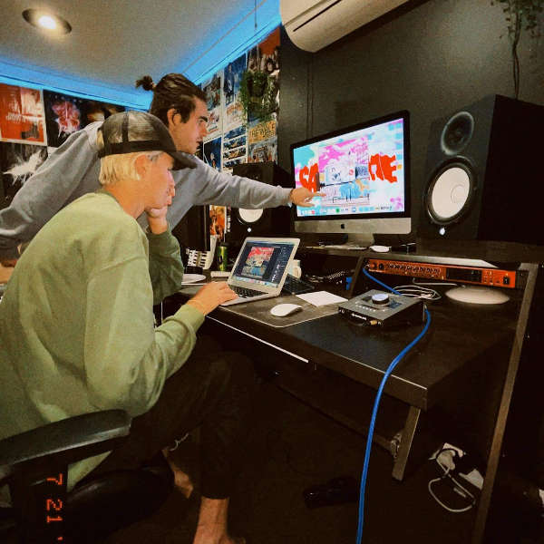 .<a href="/sametimemusic/">SAMETIME</a> share a photo diary of themselves making their new EP - scenestr.com.au/music/behind-t…