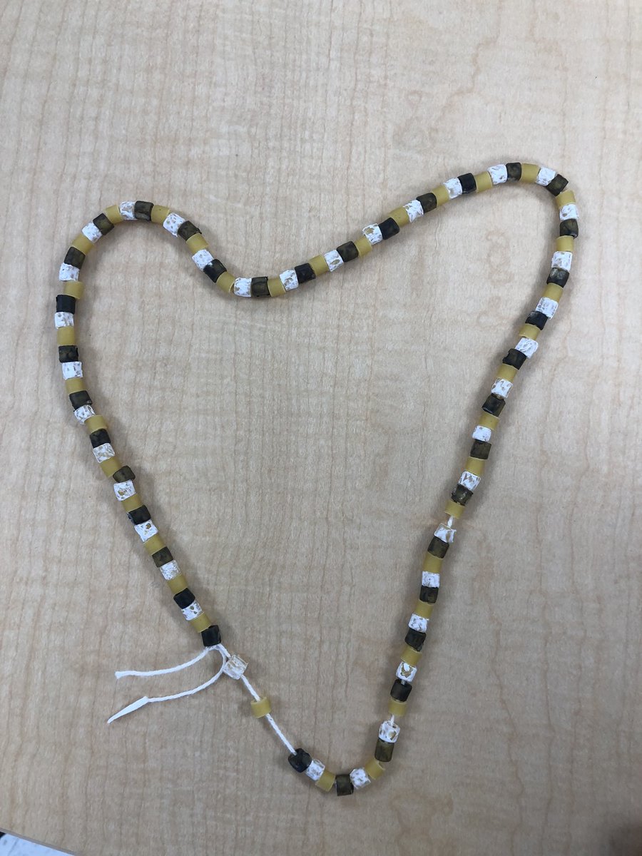 MsLuongEdu's tweet photo. #PinkKoalas also practised #patterning with their necklaces during our #Art period https://t.co/SxicHwYhXb