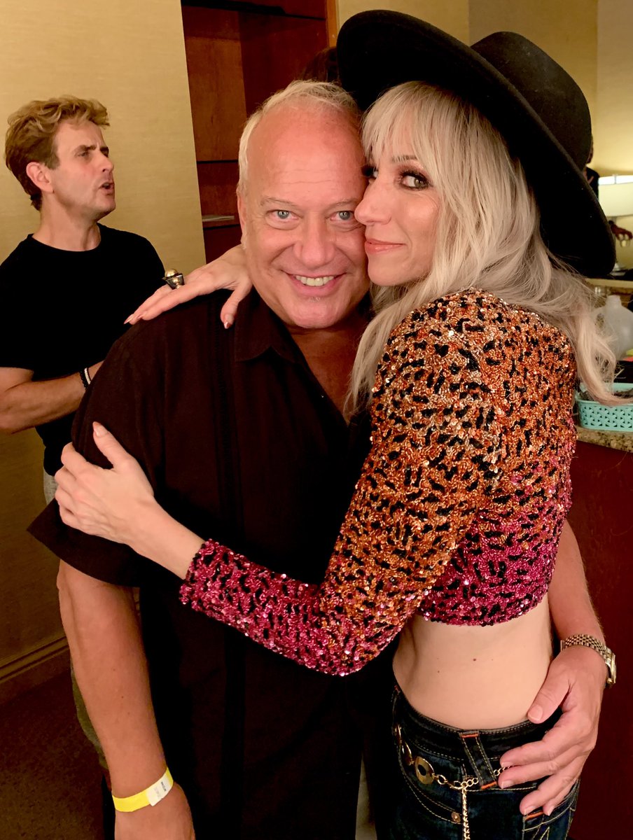 Just had a great long weekend in Las Vegas where I got to help my extraordinary friend <a href="/DebbieGibson/">Debbie Gibson</a> celebrate:  the release of her newest album, The Body Beautiful, her sold-out show at the Venetian with the fantastic <a href="/joeymcintyre/">Joey McIntyre</a> AND her birthday!!  Hello, gorgeous!