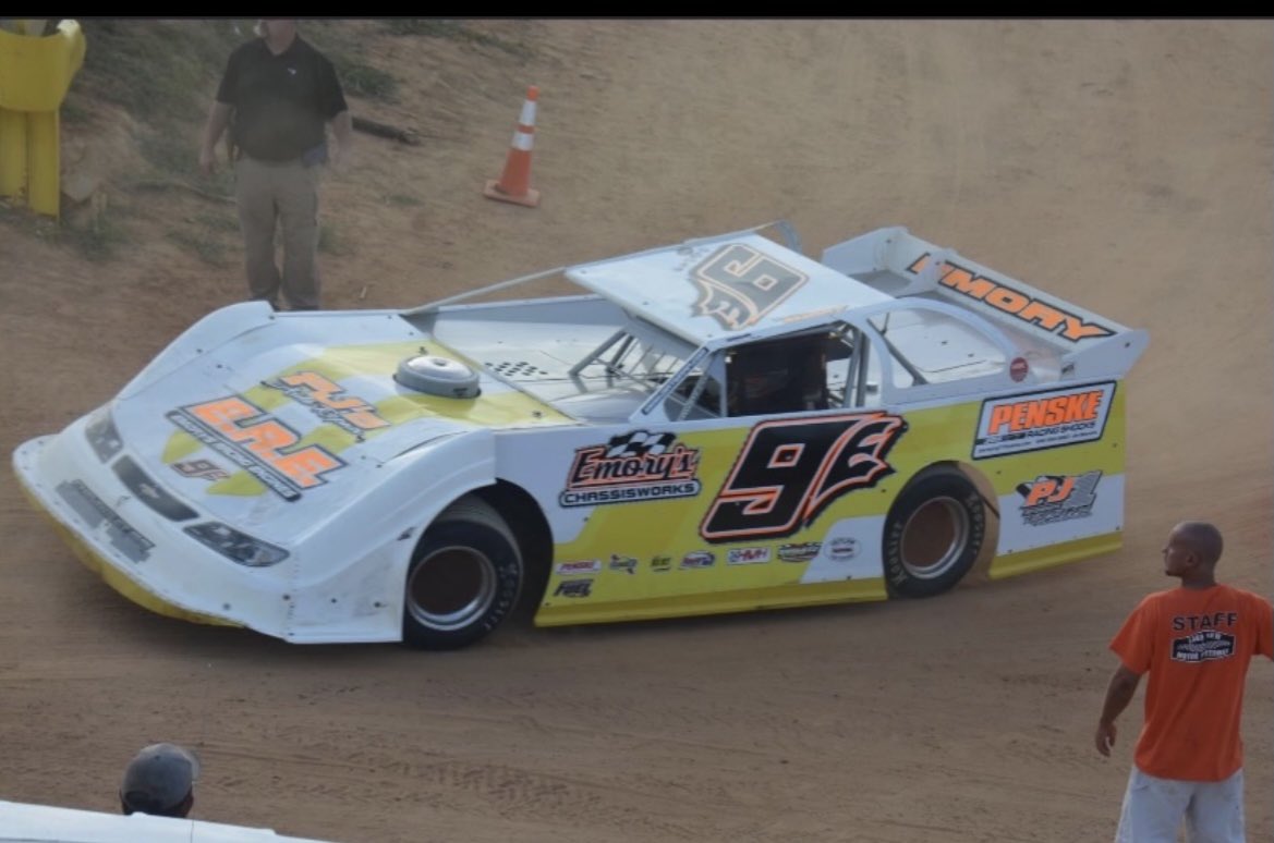 DannyEmory1's tweet photo. Any of you want to help put Dogecoin on  this dirt track late model for the year ? Tours the east coast in top series with plenty of exposure. Would love to talk more and see if we can make this happen @MikeDavisYT @MrStevenSteele @MattWallace888 @JRossNicoll @mcuban @elonmusk https://t.co/Rb26E6ClkE