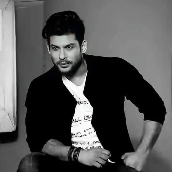 RathoreAradhana's tweet image. बहुत ही दुखद😢
हे ईश्वर!ये सब क्या हो 
रहा है🙏🏻
विनम्र श्रद्धांजलि🙏🏻🙏🏻
#sidharthshukladeath