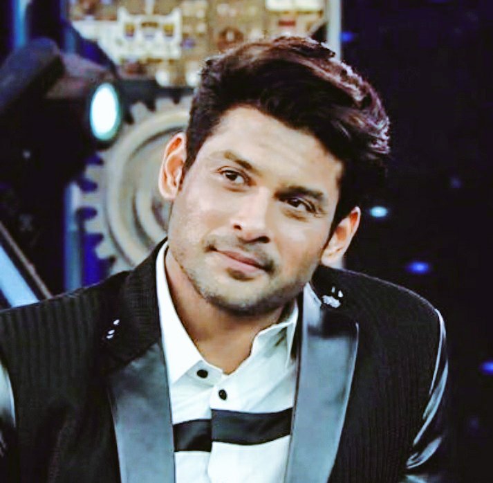 IamSinghaniya's tweet photo. I just want to say aap mere No. 1 Role Model ho &amp; hmesha rhoge. Aap ke ethics koi match ni sakta &amp; Sir aap jha bhi rhoge hum #SidHearts hmesha apko hi follow krege. We Always Love you Sir and @sidharth_shukla Sir aap bhi Hum Sid family ko Bhul mat jana. 😭😭

#RIPSidharthShukla https://t.co/dE0iw4tKDy