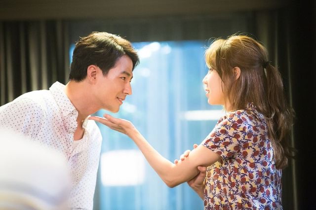 ttolzo2's tweet photo. 분명 개싸움씬이었는데 비하인드 장재열 설레는거봐 어이없어 얼굴은 왜 갖다댐? 눈빛은 왜케 스윗함? 해명좀 https://t.co/XCZuQ9rvNy