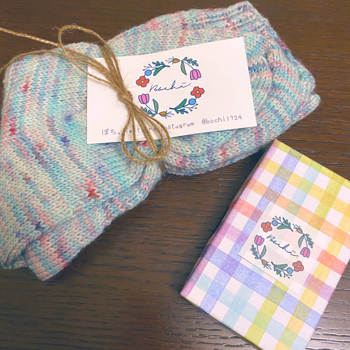 minemiiine's tweet photo. ぼっちゃんからめっちゃかわいい靴下とイヤリングが届きました🤩❤️
靴下のサイズもピッタリだしイヤリングは軽くて着け心地もいい！
どっちも色味が可愛くて素敵(´˘`＊)
ほんとにありがとうー💕
大切にするね(｀✧∀✧´)✨ https://t.co/wzwGhtPP9W