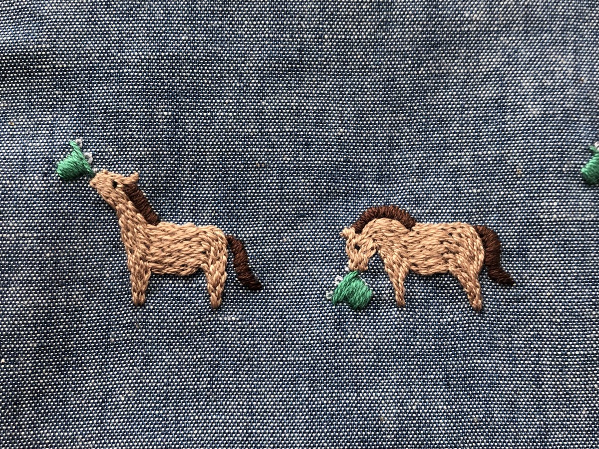 tokotoko_ouma's tweet photo. 飼い葉桶ぶんぶんポーチ。

#馬　#刺繍　#ハンドメイド https://t.co/TOREN5GIlP