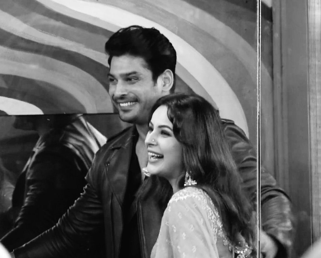 gauri_budhiraja's tweet photo. Goodbye without reason 
is the most painful one,

Love without reasons
is the most beautiful one.

#SidNaaz #SidNaazForever https://t.co/O2rBZVljXD