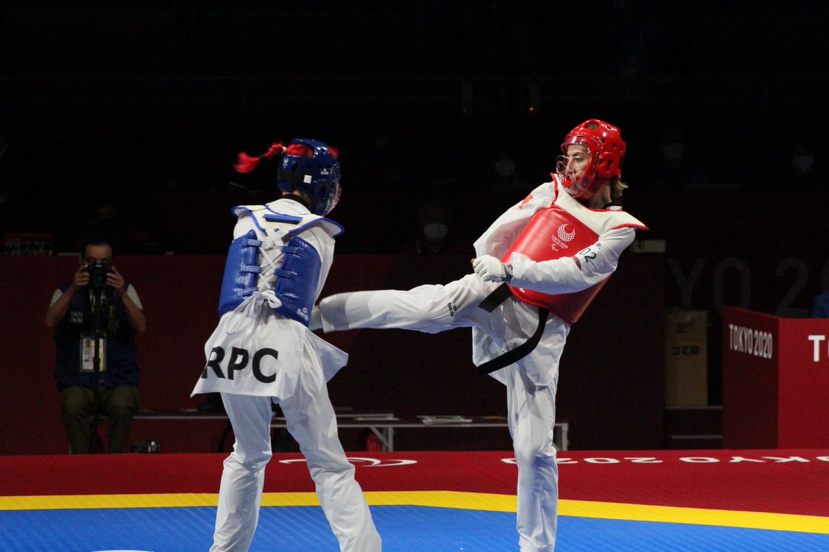 Meryem Betül Çavdar'dan gümüş madalya! 🥈

2020 Tokyo Paralimpik Oyunları tekvando kadınlar K44 sınıfı 49 kiloda milli sporcu Meryem Çavdar, gümüş madalya kazandı. 👏💪

Bu madalya Türkiye’nin Tokyo’daki 4. gümüş, toplamda da 14. madalyası oldu. 🇹🇷

#Paralympics