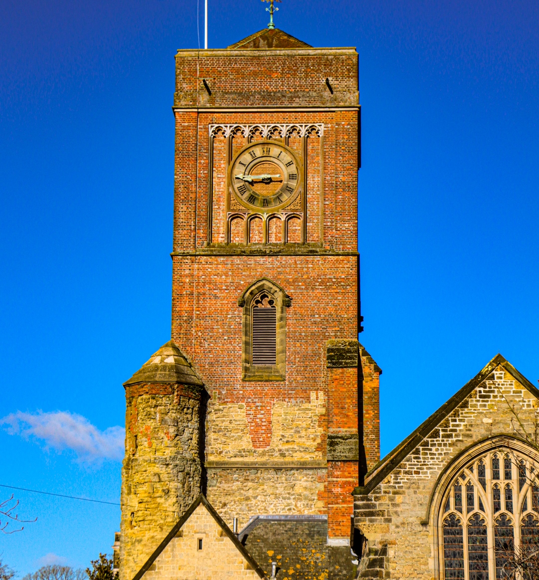 jeremydoddjd's tweet image. Highest point in the town, overlooking Petworth. Time dominates.

#petworth #churchclock #clocktower #architecture #architecturelovers