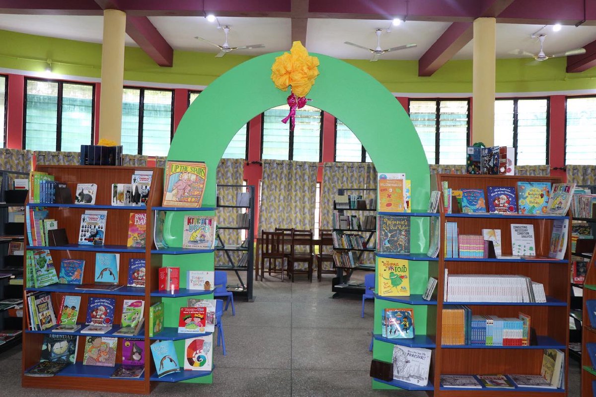 ghanalibraries's tweet photo. Our children’s libraries are ready to engage your wards this vacation. 

Do pass by for an unforgettable experience. 

#lbflibraryoftheyear
#2021yearofliteracy
#eliminatinglearningpoverty https://t.co/Iuy0C1tfpa