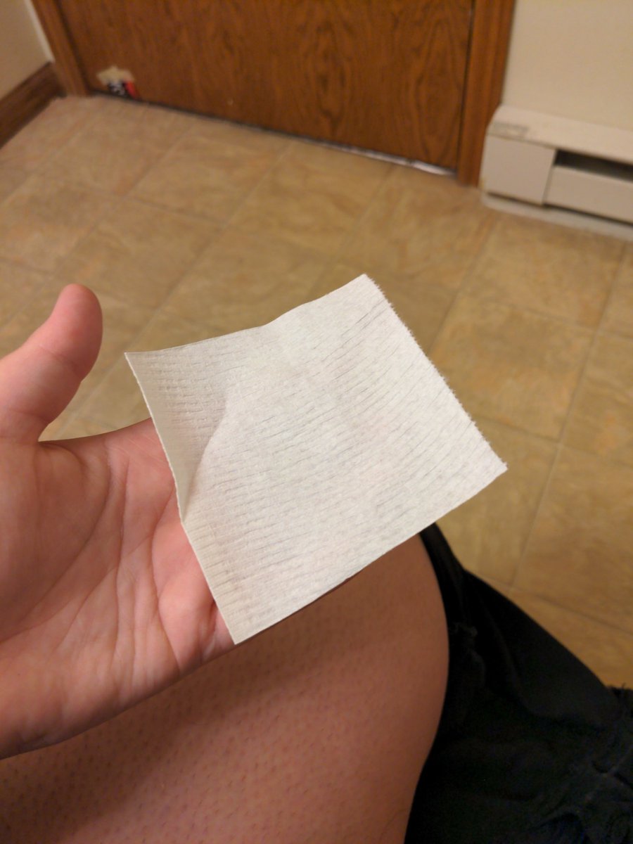 maggief987's tweet photo. WHO LEFT ONE SQUARE ON THE ROLL!!! YOU ARE A HEATHEN!!! YES I HAVE MORE AND IVE ALREADY CHANGED IT OUT!!! BUT ALSO?? HOW D A R E YOUUU https://t.co/HLtOznDaRU