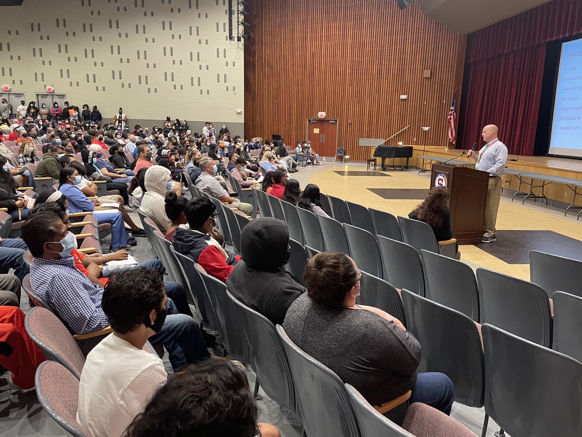 ClassPreston's tweet image. What a great day yesterday was. We got to see our staff back in the building and had a great turn out for New Student Orientation.