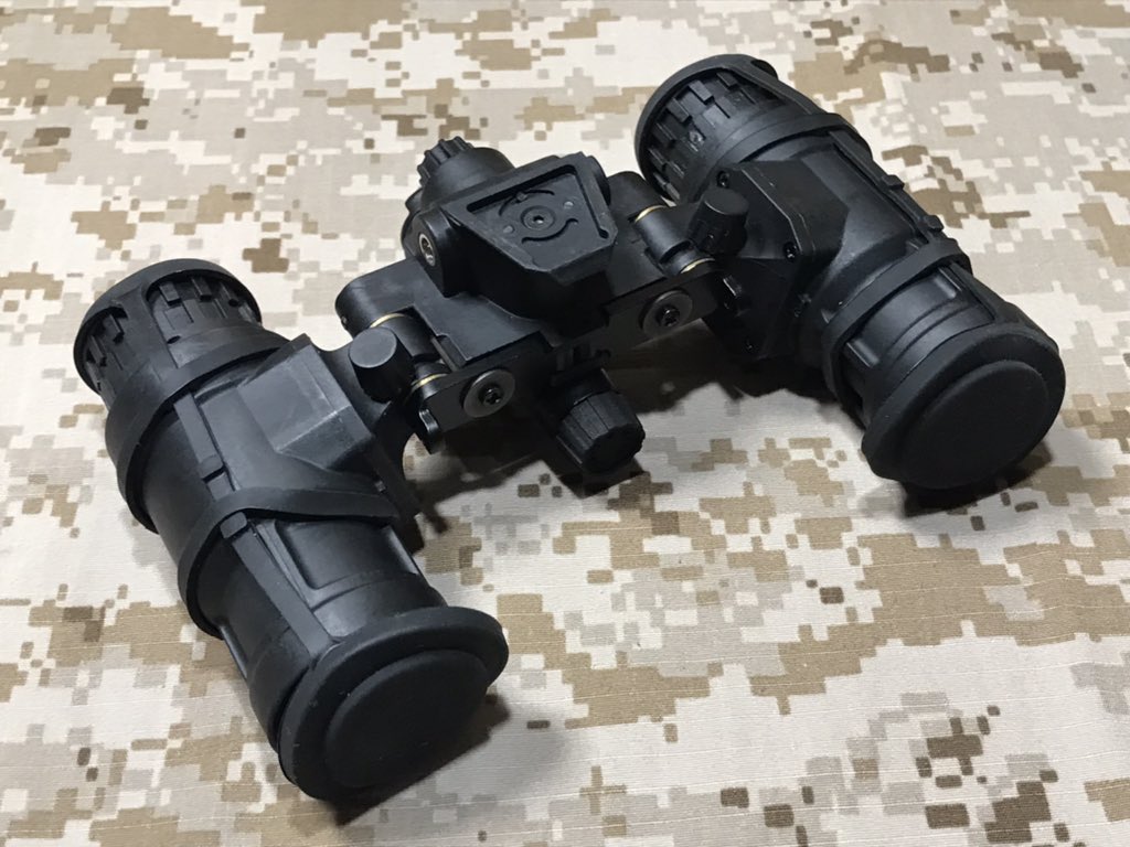 BLACKLINE on Twitter: 高評価なショップ LIGHT BEAM AN/PVS-31 SmallMonster X 個人装備