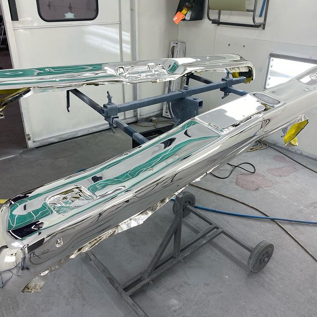 cosmichrome's tweet photo. A 54 year old bumper - RESTORED! Thanks to the fine application work of empirecustompaint !
πβ¨
#customjob #refinishkulture #bumpers #restored #chromed #spraychrome #chromeplating #vintageautomobile #vintage #classic #chromeit #allchrome #Cosmichrome https://t.co/HXUgpxWdVK