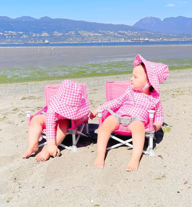 summerinfant's tweet photo. Nothing better than one last beach day with your bestie. 👯 // Photo by @jennifanci
#GoWithSummer #SummerOnTheGo #BeachDay #Twins #BestFriends #PrettyInPink https://t.co/Zdcvid670K