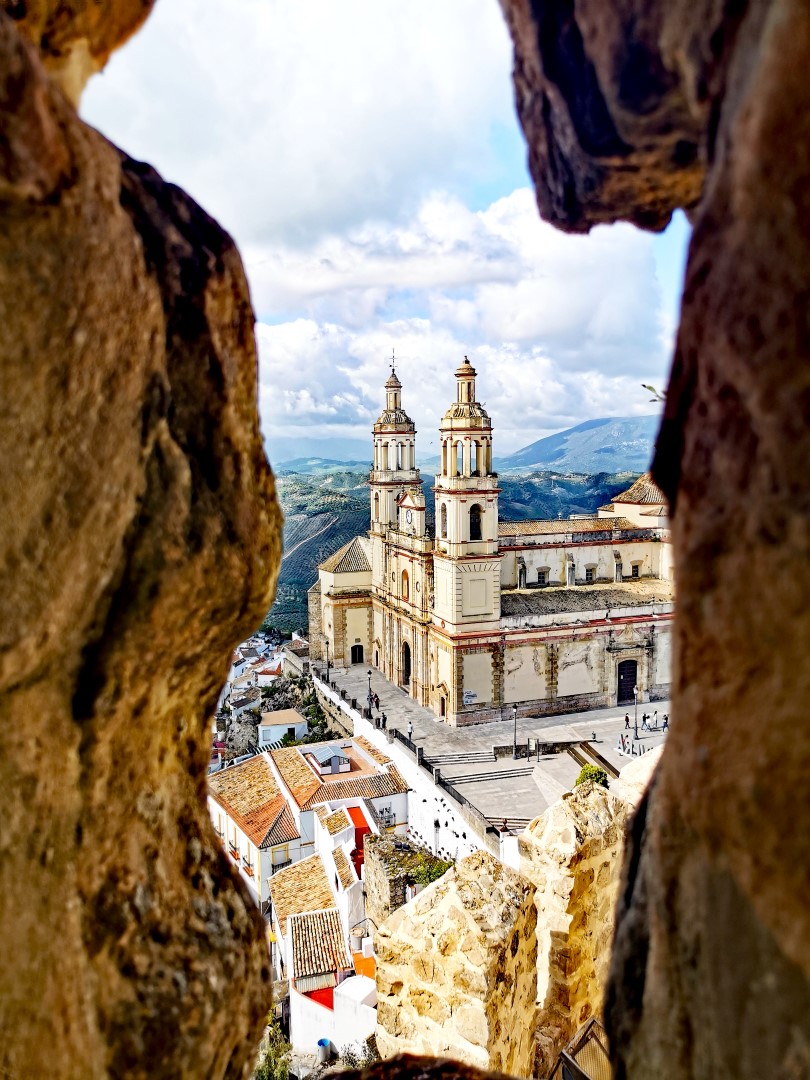 ¿Habéis estado alguna vez en Olvera? Aquí tenéis algunas ideas sobre qué ver en este pueblo blanco en un día 😀 Más información: ow.ly/vPXs50G2WZQ Vía: <a href="/chalo84/">Gonzalo Iza</a> <a href="/diputacioncadiz/">Diputación de Cádiz</a> <a href="/aytodeolvera/">Ayuntamiento Olvera</a>