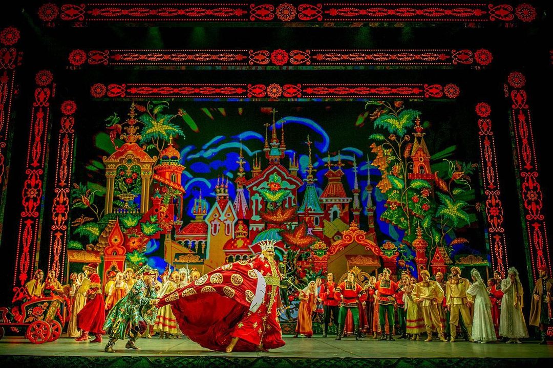 Just a few hours to go until the opening of our 189th season. The backstage hustle is about to turn to a most beautiful production and our visitors are about to see the magic fairytale.

We’re looking forward to seeing you and wish you a memorable evening!