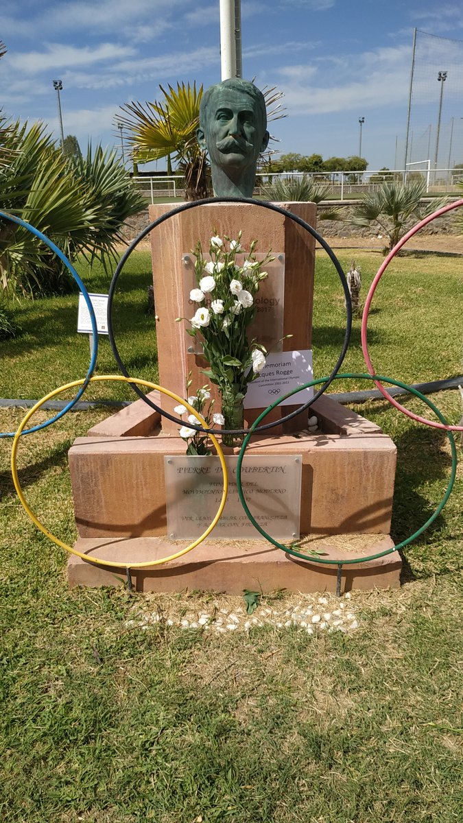 pablodeolavide's tweet photo. Esta semana nos ha dejado #JacquesRogge, presidente del Comité Olímpico Internacional del 2001-2013. Hasta siempre. DEP @COE_es @Paralimpicos @Olympics @EOCmedia
#UP0, sede de la Academia Olímpica. https://t.co/pRDXE9iKnC