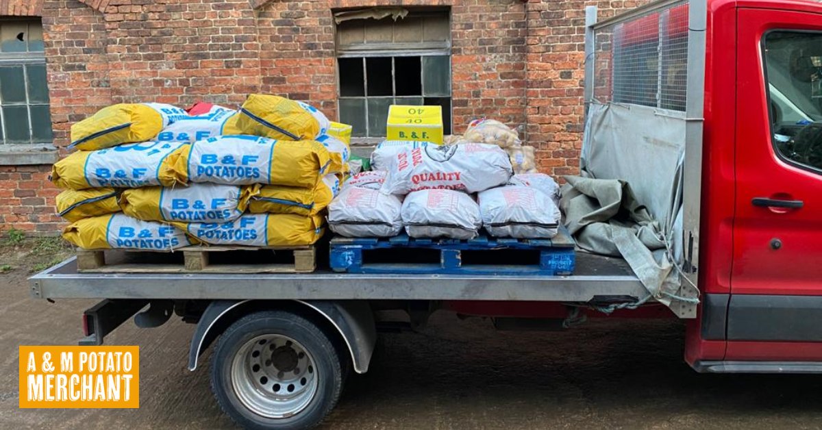 AMPotatoMercha1's tweet photo. #FreshDelivery 😀
Who would like some?
#Localproduce  #GrowninYorkshire #britishfood #Potatodelivery https://t.co/2Ny3ayoyPT