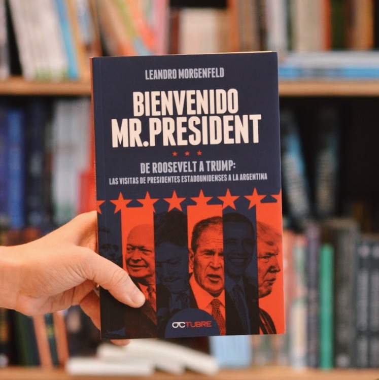 EdOctubre's tweet photo. 📕 Bienvenido Mr. President - De Roosevelt a Trump

✅ Solo 7 presidentes estadounidenses en ejercicio viajaron a la Argentina: Roosevelt, Eisenhower, Bush, Clinton, Bush Jr, Obama y Trump. Un exhaustivo trabajo de archivo y de entrevistas exclusivas.
🌐 https://t.co/iLcrVu7eUL https://t.co/VCn9xJ99W5