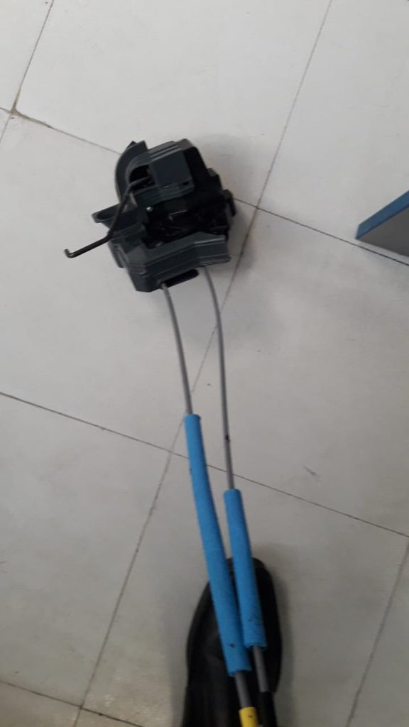 sagarmandakki's tweet photo. @cars24india @Cars24Support can you explain how your 140+ checks did not catch these defects in the car?? 
These defective parts were replaced by authorized service center. Thank god they were covered under company warranty else I'd have to shell out so much money!! #cars24sucks https://t.co/9GtSvi3KSJ