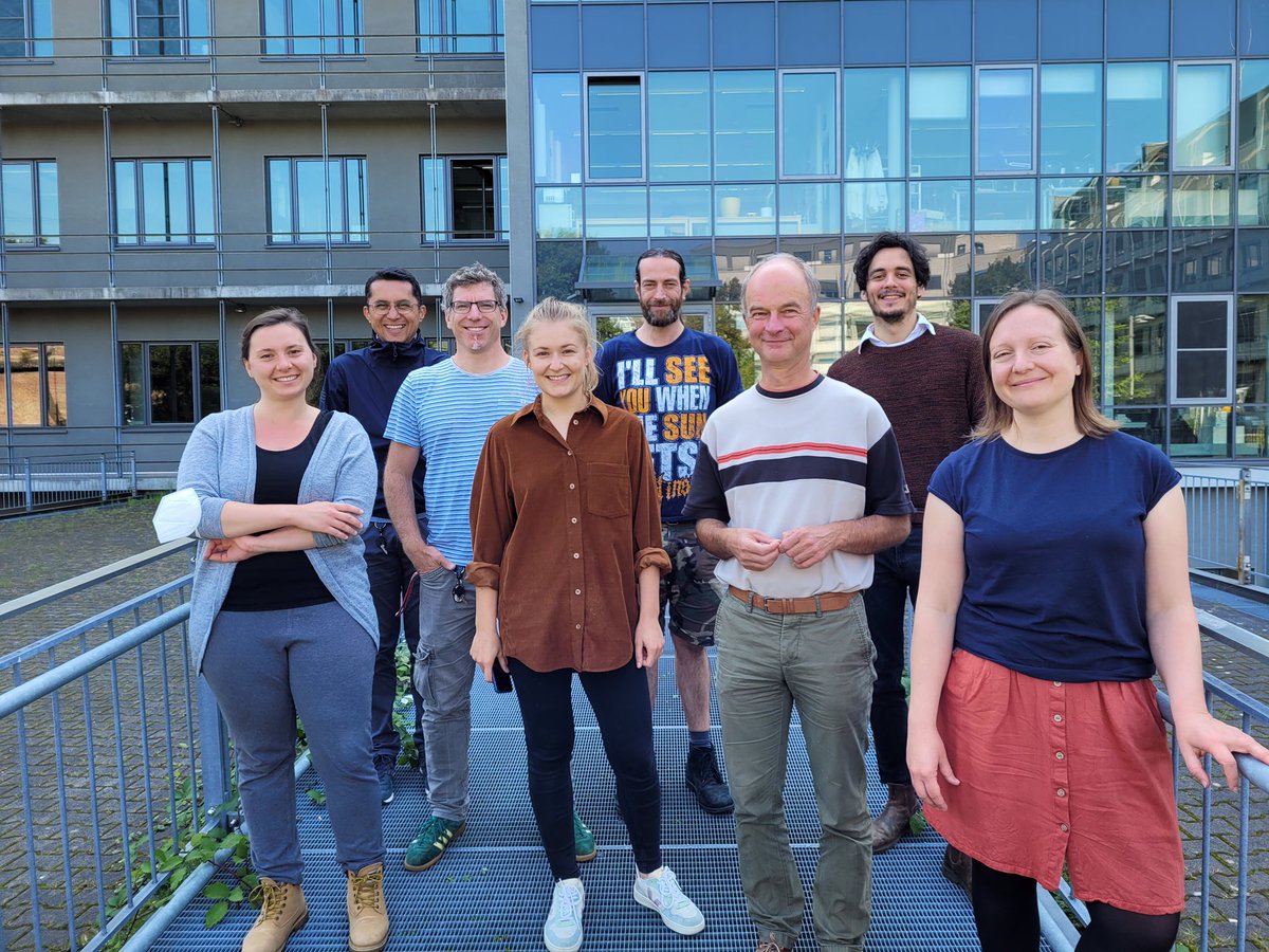 aquachemecol's tweet photo. Fully vaccinated @aquachemecol team 2021 #Daphnia #chemicalecology #aquatic #research #science #teamwork https://t.co/8lmXssIfhF