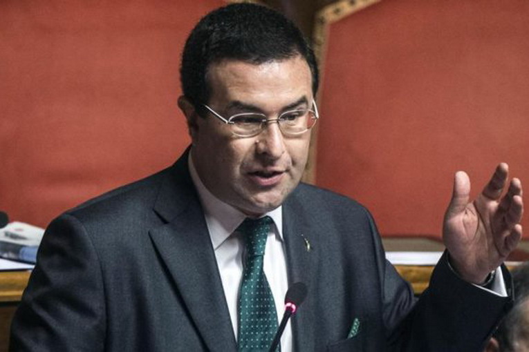 iltabloid's tweet image. Candiani: “Lamorgese ha tenuto per sé tutte le funzioni operative, ai sottosegretari solo la targhetta” ow.ly/a6zs102VsE4