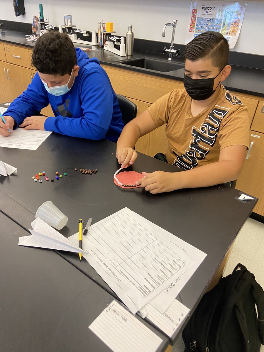 MsBoltTweets's tweet photo. We’re making models of cells using slime in Life Science today !! https://t.co/3KKY9pD6cq