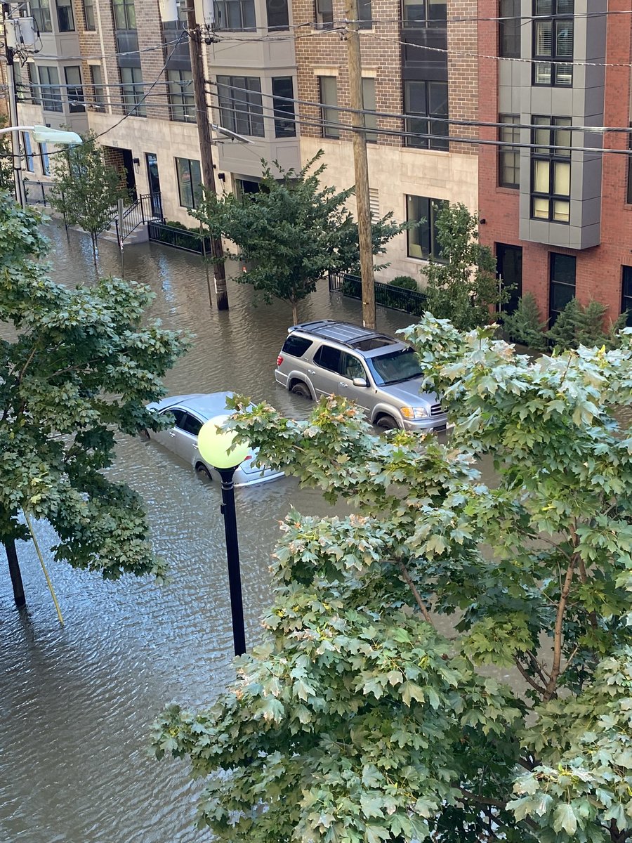 briboken's tweet photo. Good morning from @CityofHoboken 🌊 

@News12NJ @ABC7NY @weatherchannel @hMAG @MarciRubinN12 @HobokenPD @HobokenFire @HobokenPatch @StephanieAbrams @mikebettes @LizCho7 @LeeGoldbergABC7 #Hoboken #NJ #HobokenFlooding #Flooding #NJFlooding #HurricaneIda https://t.co/QA6pkYrKdk
