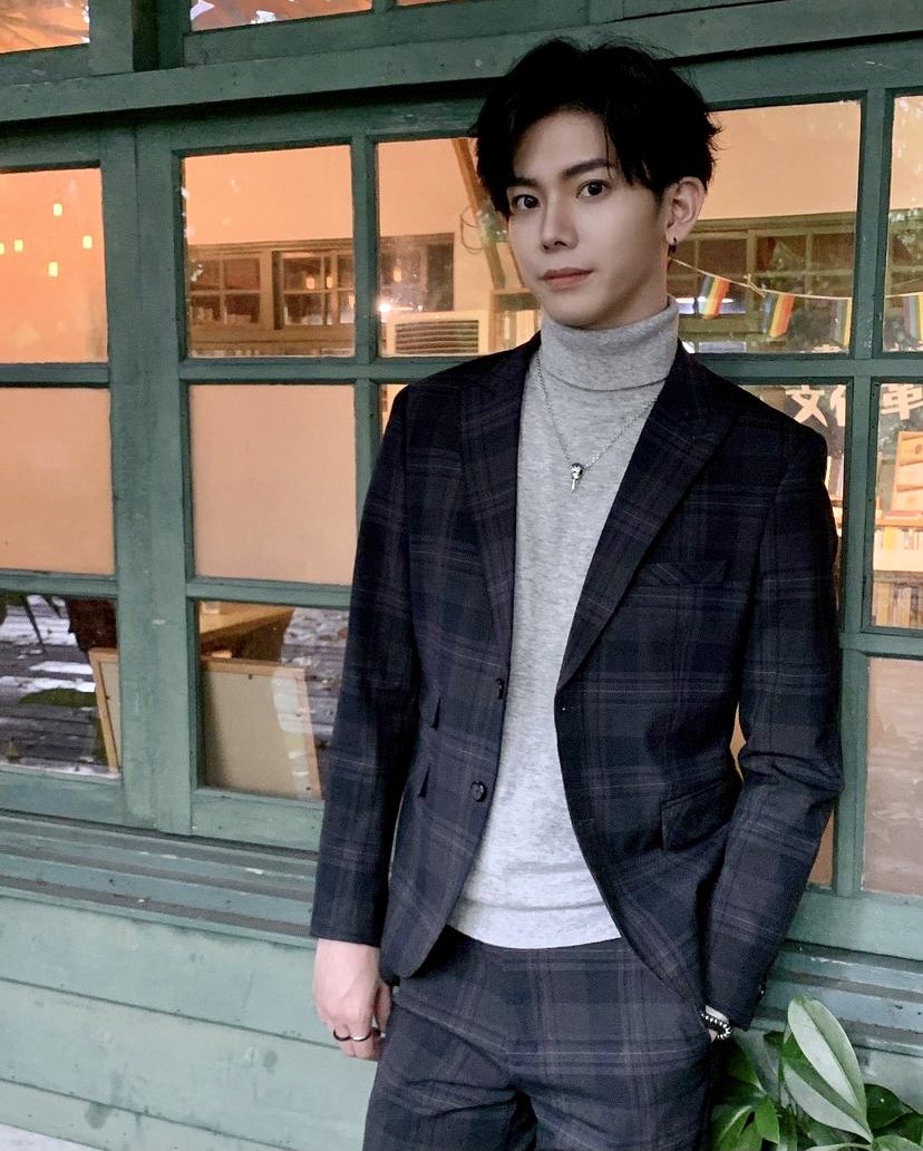 actorprofile's tweet photo. 楊宇騰／ヤン ユータン
YU ／ユー
1995.1.3 生まれ
出演作品:We Best Love 永遠の1位→ https://t.co/xHOOMLFk60、We Best  Love 2位の反撃→ https://t.co/8FsMibsQWr
IG:y01_u03、yu.yangofficial
Weibo: 杨宇腾YU
YouTube: 楊宇騰YU https://t.co/ETI5vzZTVh
#楊宇騰YU #楊宇騰 #YU https://t.co/R1oqWPrUaY