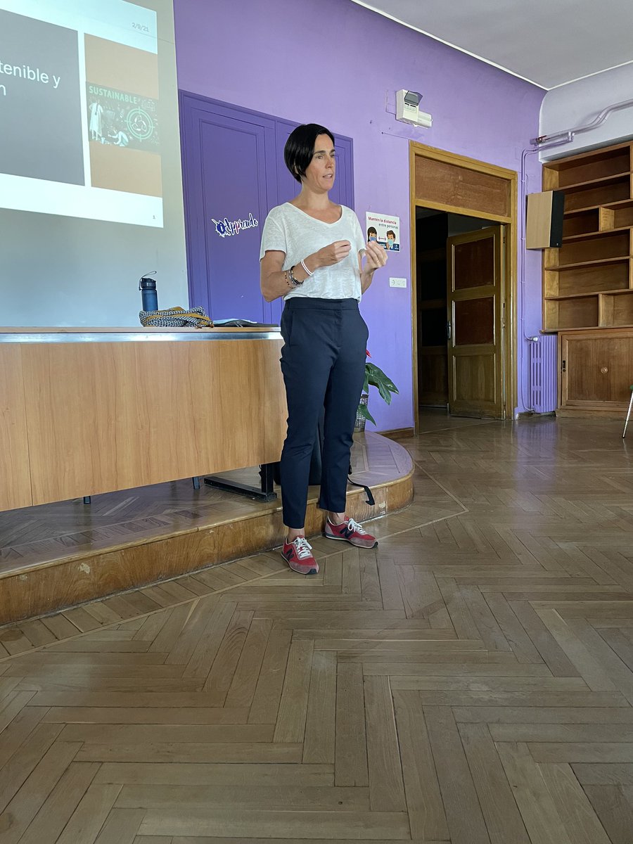NativeS42715519's tweet photo. Lanzamos Natives en el Colegio Maristas de Salamanca...gran potencial y excelente actitud del equipo docente!@maristascompost por un mundo mejor! https://t.co/FFNyBeCpzc