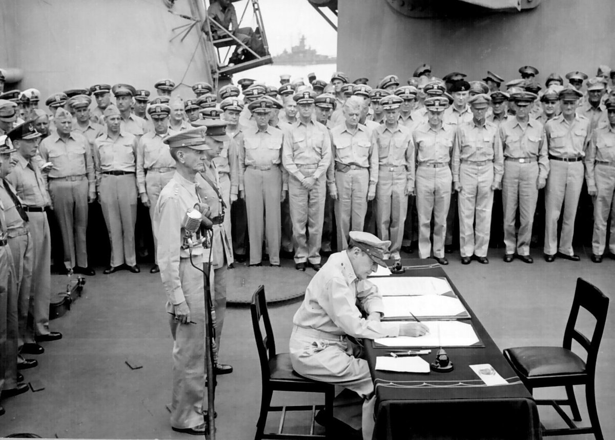 MacArthur1880's tweet photo. 9/2/45 0908 - #GeneralMacArthur accepts #Japan’s surrender aboard #USSMissouri #wwii #WWIIEnds https://t.co/QtdXK2uoqp