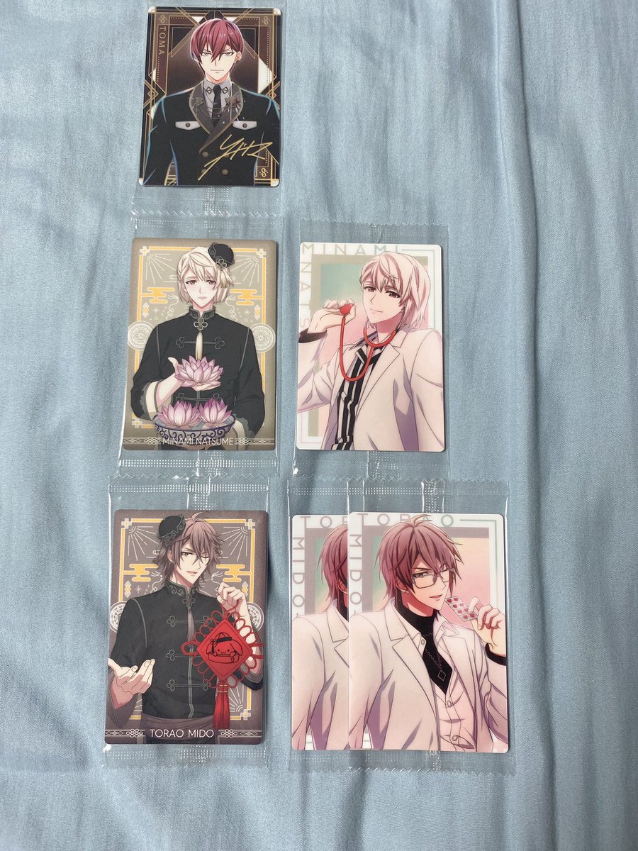 82362__'s tweet photo. 【交換】アイナナ ぱしゃこれ ウエハース

譲)一織 大和 三月 環 壮五 ナギ 陸 楽 天 龍之介 トウマ 巳�� 虎於

求)百(リプ欄2枚目優先)

箔押しは箔押し同士の交換でお願い致します。

画像のものが優先ですが他の絵柄のものも数枚回収致しますが検討するものがございます。 https://t.co/IZJ2zV6Aao