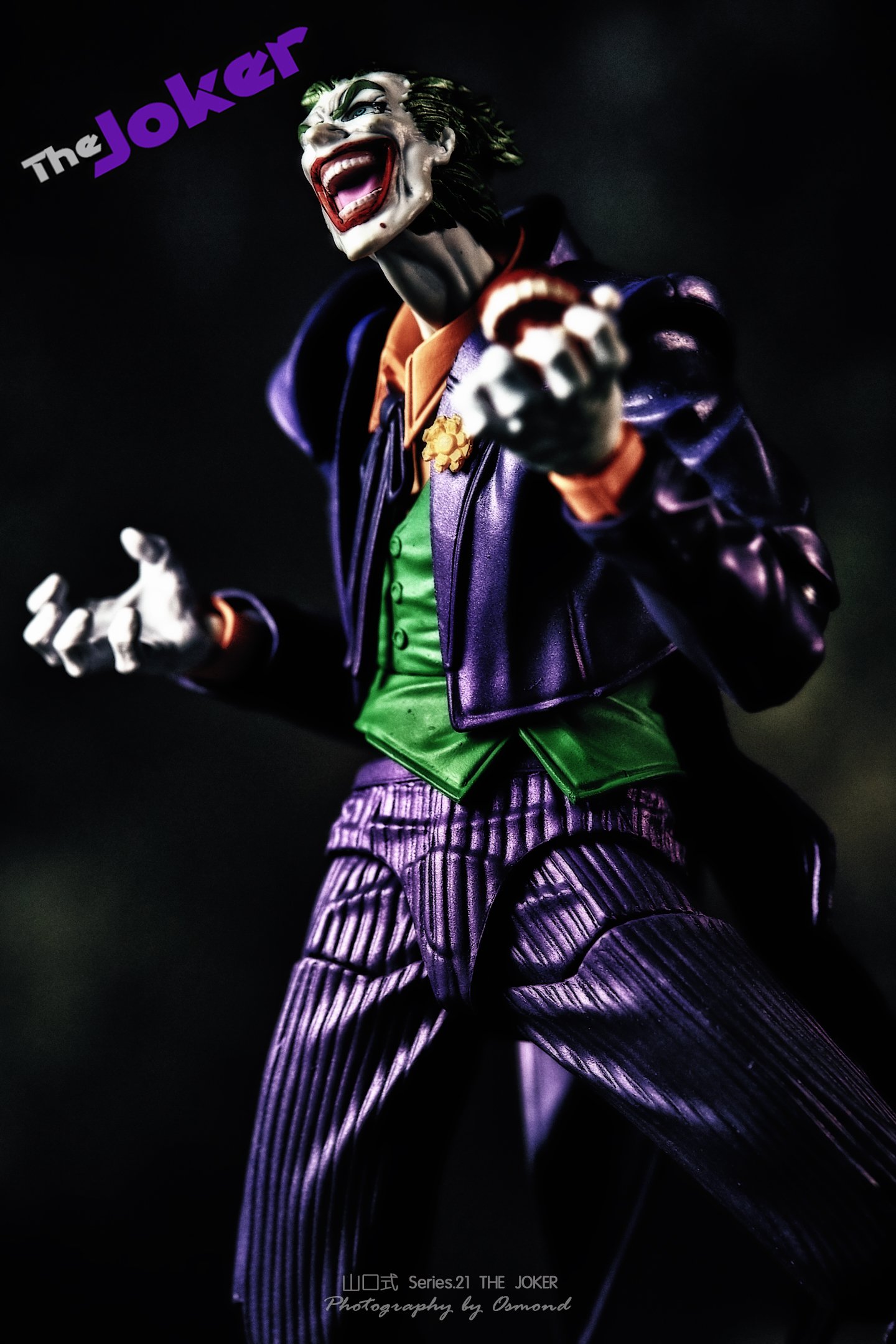 山口こうせいが口に咥えたペン