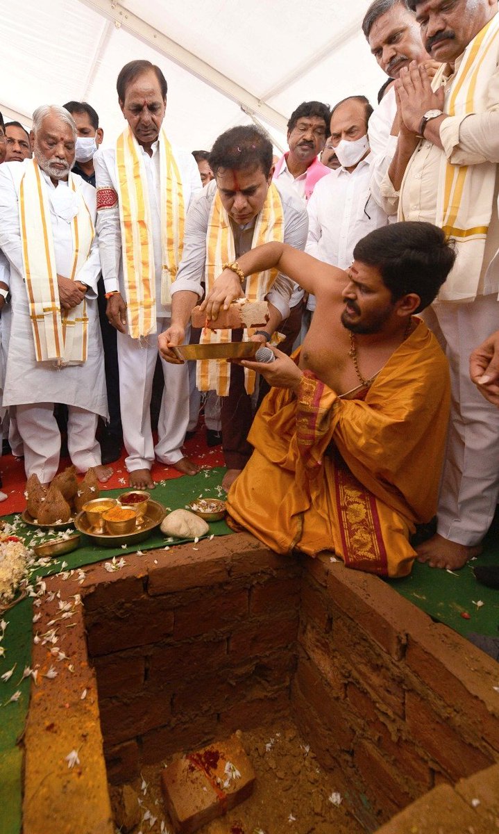 BRSparty's tweet photo. ఢిల్లీలో నూతన టీఆర్ఎస్ భవనం తెలంగాణ ఆత్మ గౌరవ, అస్తిత్వ చిహ్నం - టీఆర్ఎస్ పార్టీ వర్కింగ్ ప్రెసిడెంట్ శ్రీ @KTRTRS.

https://t.co/mNwKb6oKlx

#TRSinDelhi https://t.co/aClUNXKOjo