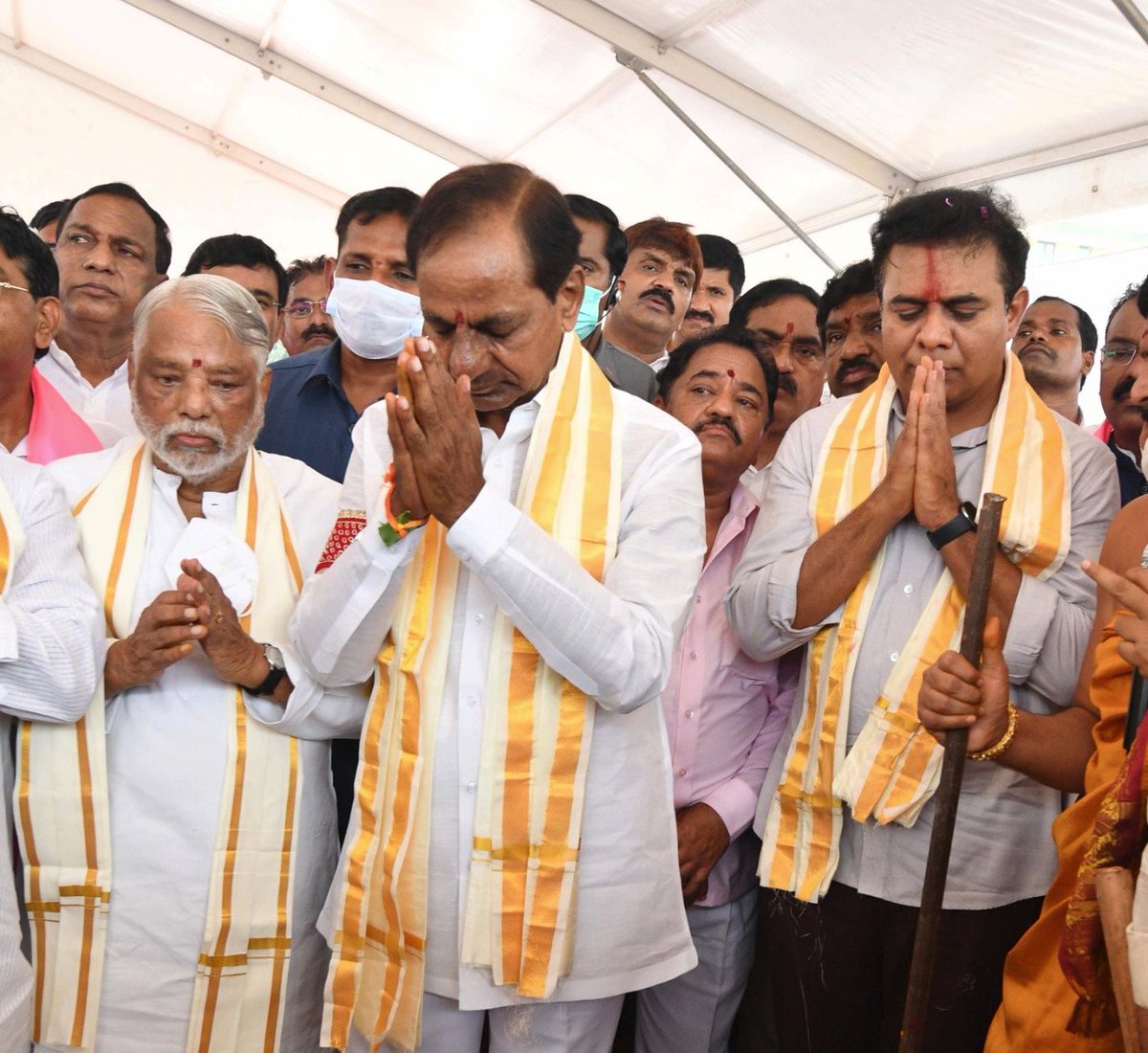 BRSparty's tweet photo. ఢిల్లీలో నూతన టీఆర్ఎస్ భవనం తెలంగాణ ఆత్మ గౌరవ, అస్తిత్వ చిహ్నం - టీఆర్ఎస్ పార్టీ వర్కింగ్ ప్రెసిడెంట్ శ్రీ @KTRTRS.

https://t.co/mNwKb6oKlx

#TRSinDelhi https://t.co/aClUNXKOjo