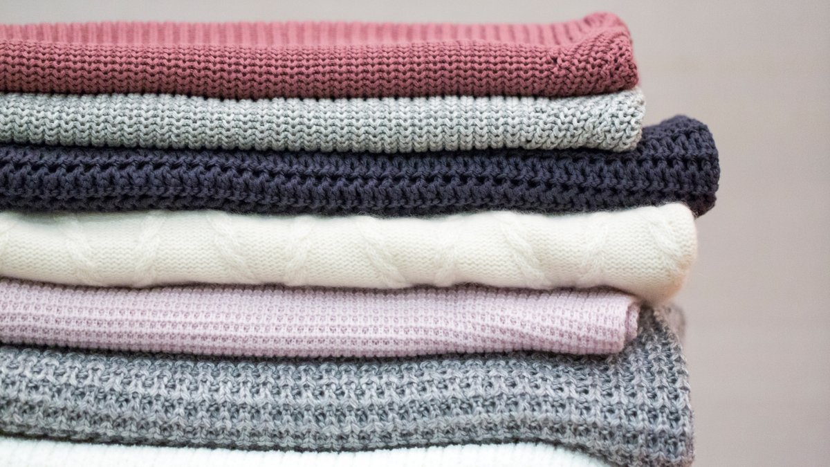 modelcleaners's tweet image. Who's ready for Sweater Weather!? The crisp air in the morning is so refreshing! Let's get that fall/winter wardrobe ready for the switch.
.
.
.
#Laundry #Pittsburgh #thursdaymorning #fall