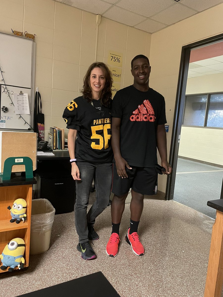DWatson44_'s tweet photo. Game Day! @KLEINOAKFB #KOGameDay https://t.co/PtViBEygZY