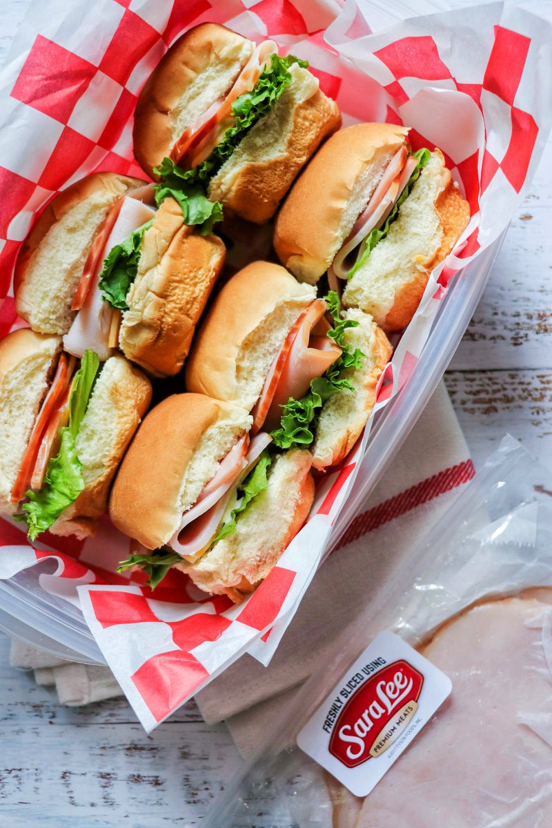 #ad Make-Ahead Ham and Turkey Sliders. Made with <a href="/SaraLeePremDeli/">SaraLeePremiumDeli</a>, these #SimplyDeliciousDeliciouslySimple pre-prepped sandwiches save you time on busy school &amp; work mornings. Shop at your local deli and click here for my #SaraLeePremiumMeats #IC #recipe: fabeveryday.com/2021/09/ham-an…
