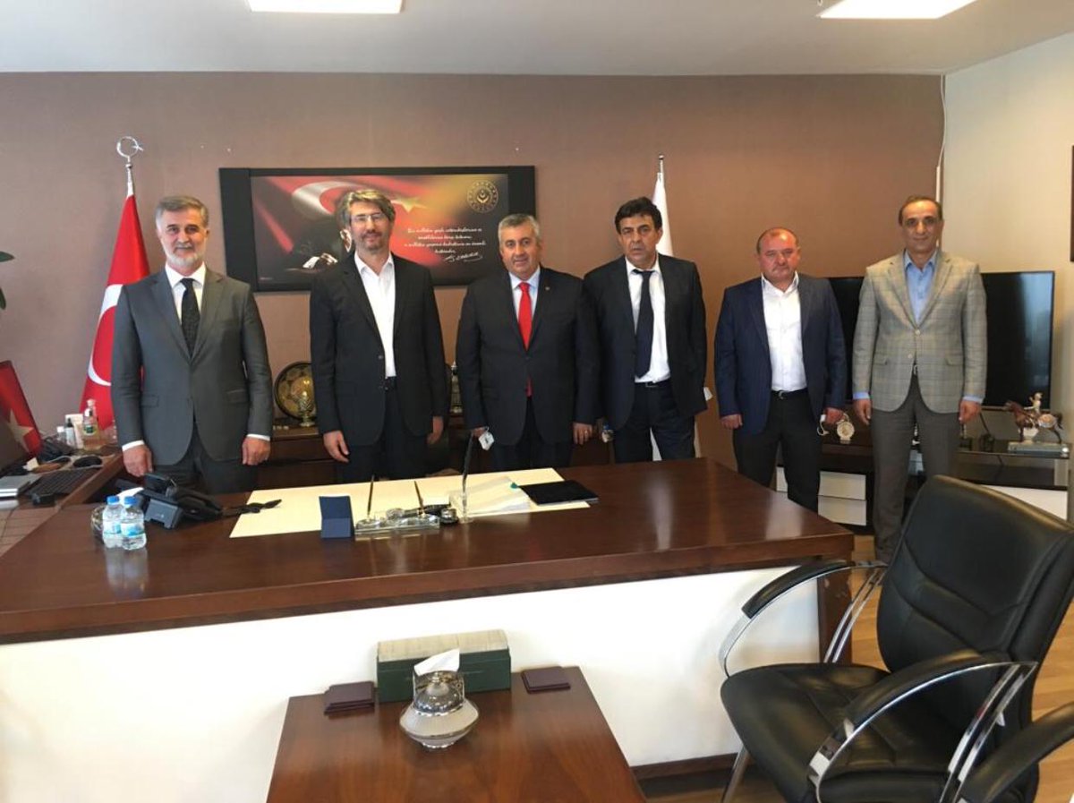 HCkale's tweet photo. Tüm yetkililer ücretsiz taşımacılığın farkında olup çözümünü bir an önce oluşturacaklarını ifade etmişlerdir.Kendilerine teşekkür eder bir an önce milyonlarca insanın harama bulaşmalarını düzeltmelerini ülkemiz hayrına beklemekteyiz.@BY @avfatmaoncu @drorhankoc @jsarieroglu https://t.co/esZgIqctNF